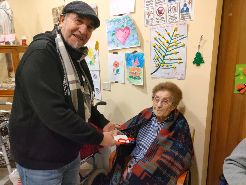 Monreale, un dono per ogni nonna della casa di riposo Monsignor Balsamo